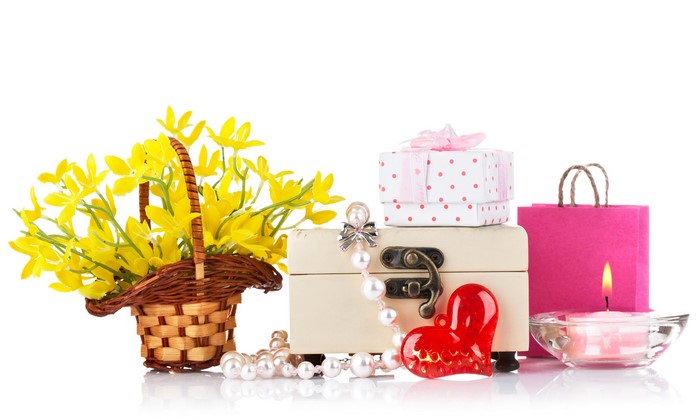 Valentine's Day Gifts with Flowers and Candle