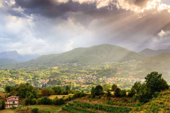 4K Garfagnana Tuscany Scenery with Mountains and Houses