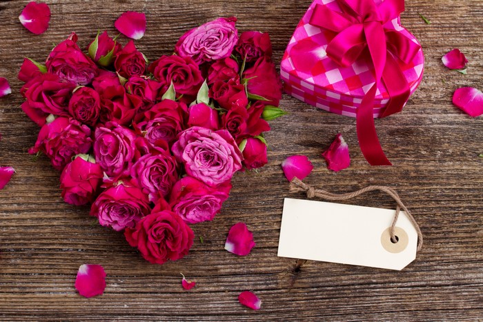 Heart of Roses with Gift Box and Tag