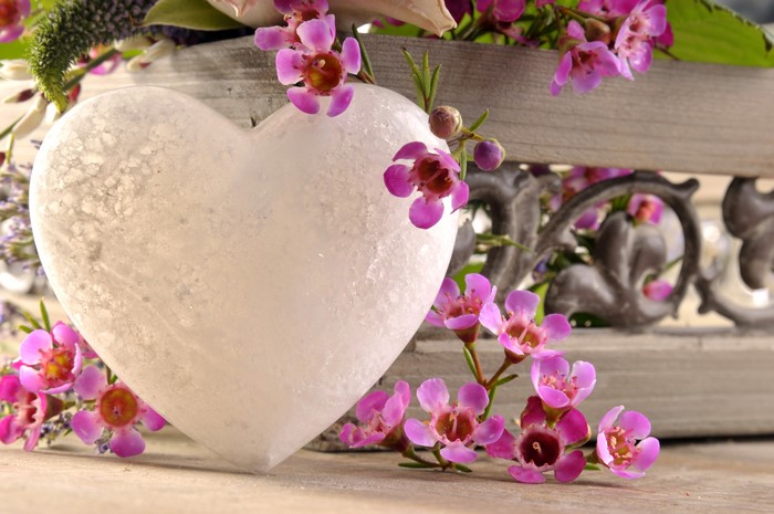 4K Valentine's Day Heart with Flowers