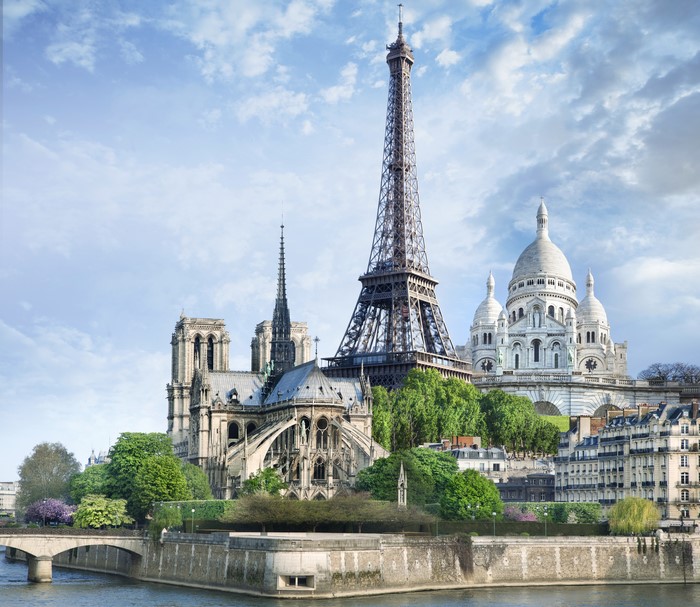 Paris landmarks: Eiffel Tower, Notre Dame, Sacre-Cœur