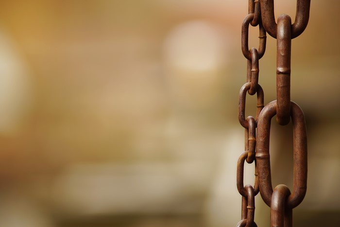 Rusty Chain Links
