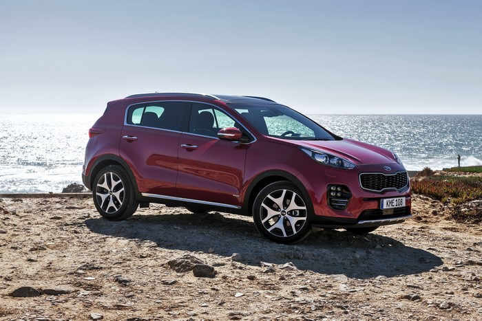 4K KIA Sportage GT Wine Color