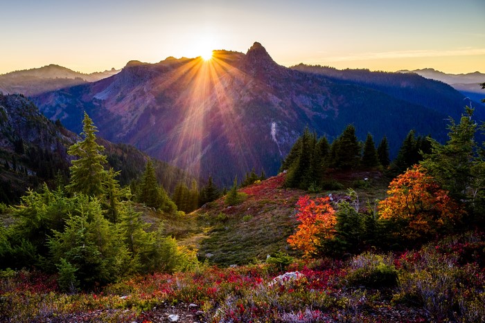 4K Sunrise Over Washington State Mountains