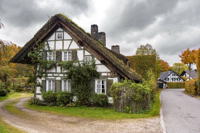 Half-timbered houses with thatched roofs in Widdau, Germany