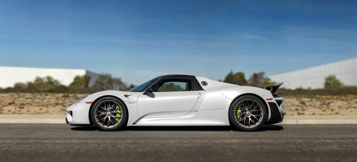 White Porsche 918 Spyder