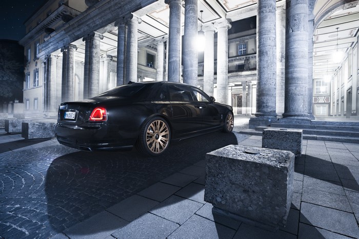 4K Rolls-Royce Ghost at night