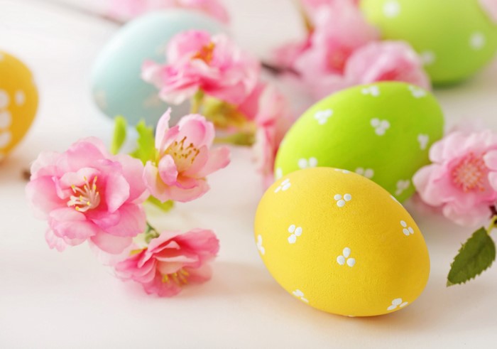 Easter eggs and pink flowers