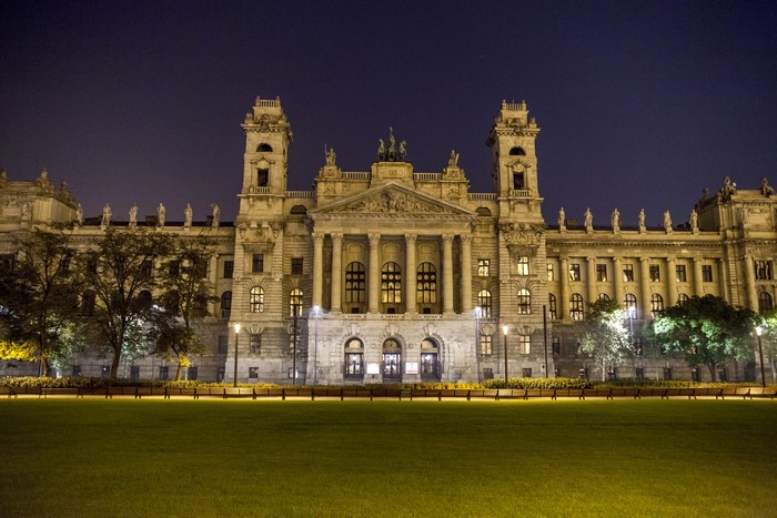 Museum of Fine Arts, Budapest at night