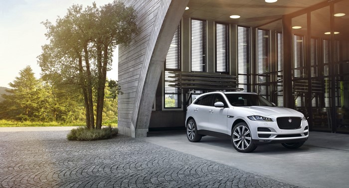 White Jaguar F-Pace S
