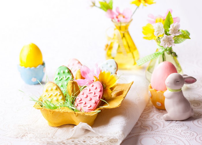 Easter cookies and eggs with flowers and bunny