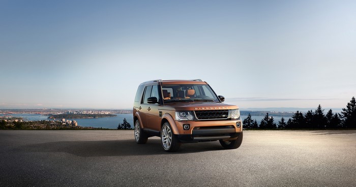 4K Land Rover Discovery SUV