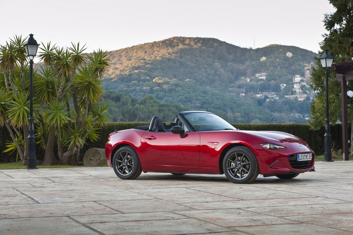 Red 2015 Mazda MX-5 Cabriolet