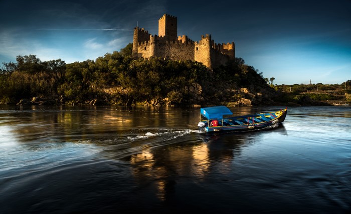 4K Almourol Castle Portugal River Boat