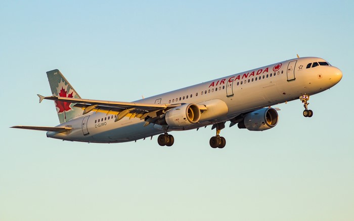 Air Canada Airbus A321-211 Airplane