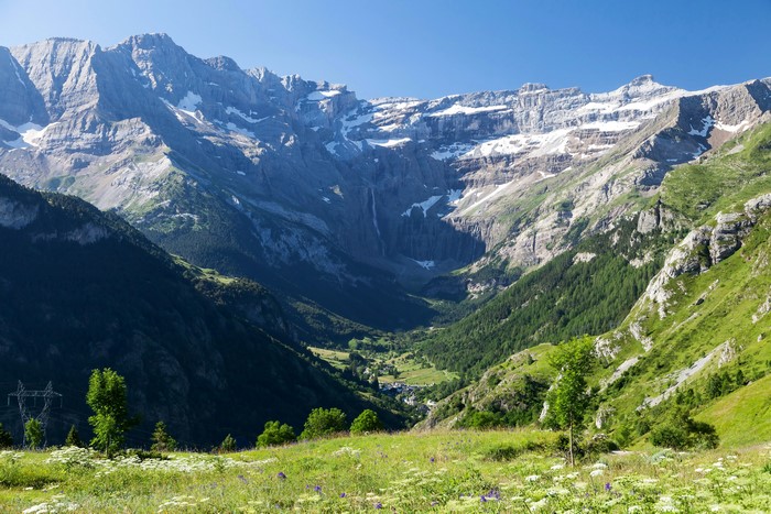 4K Gavarnie Midi-Pyrenees France Mountains Scenery