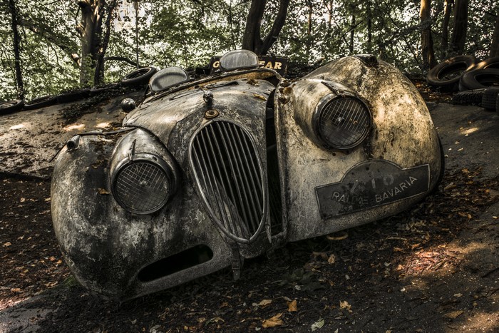 Old racing car with "Rallye Bavaria" sign