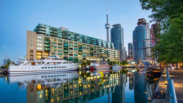 Toronto skyline with yachts and CN Tower