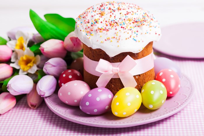 Easter Kulich with Tulips and Polka Dot Eggs