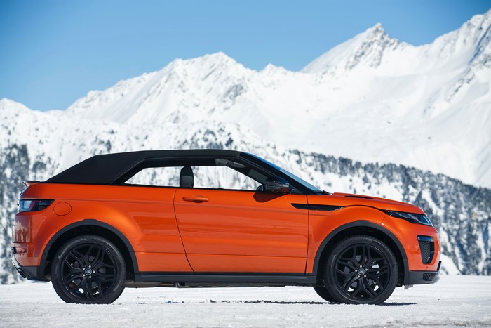 4K Orange 2016 Land Rover Evoque Convertible in Winter