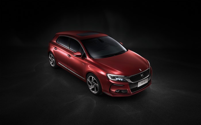DS 4S wine color car