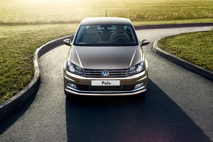 2015 Volkswagen Polo Sedan Typ 6R Front View