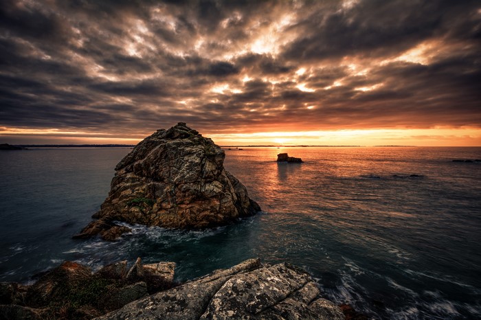 4K Sea Crag Sunset with Clouds