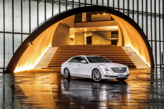 White Cadillac CT6 4K