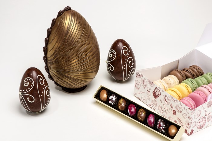 Easter Chocolate Eggs and Macarons