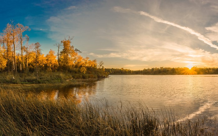 4K Lake Metigoshe Sunset Over Water