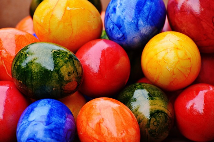 Many colorful Easter eggs