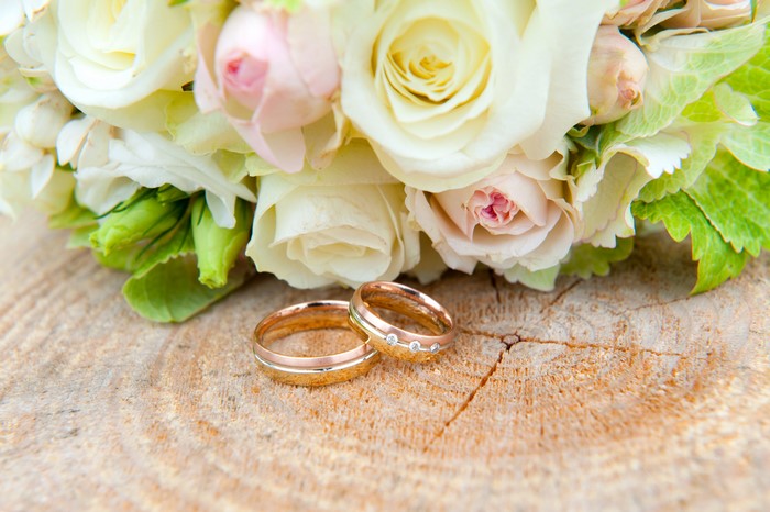 Wedding Rings with Roses