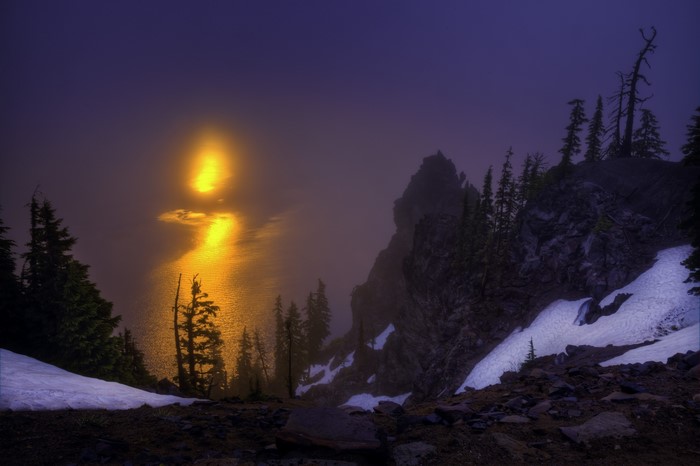 Crater Lake National Park at sunset with reflection