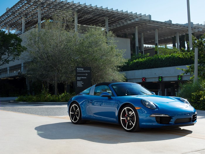 2015 Porsche 911 Targa 4S in light blue