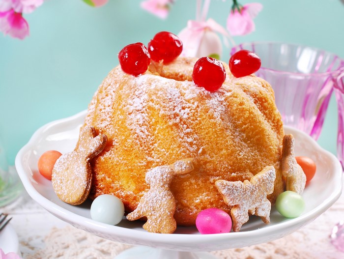Easter cake with cookies and candies