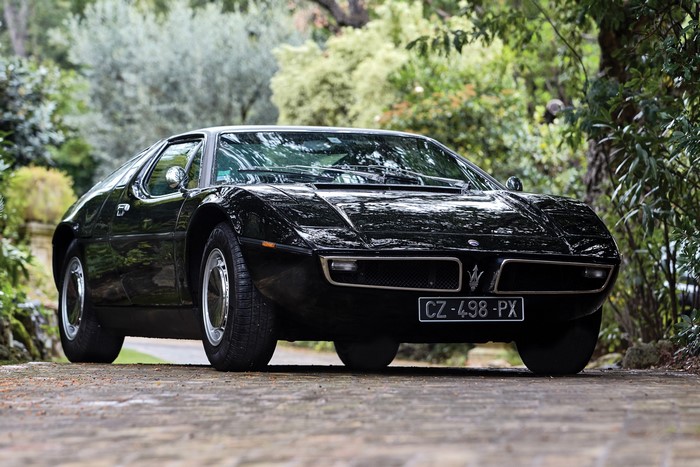 Black Maserati Bora AM117 parked outdoors