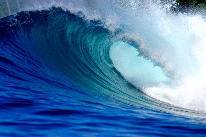 Ocean wave crashing