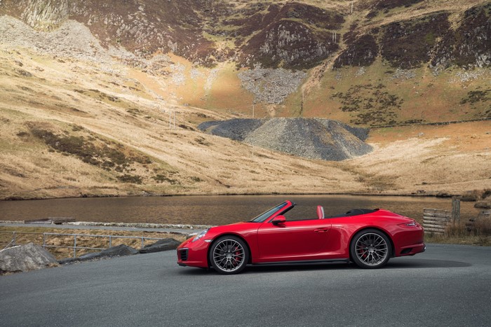 2016 Porsche 911 Carrera 4S Cabriolet (991) in Red