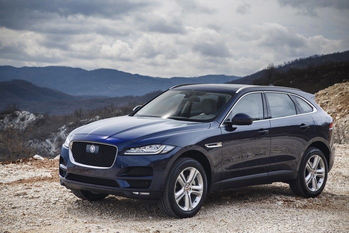 4K 2016 Jaguar F-Pace Portfolio