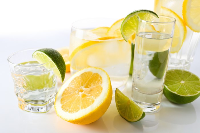 4K Lime and Lemon Drinks with Citrus Slices