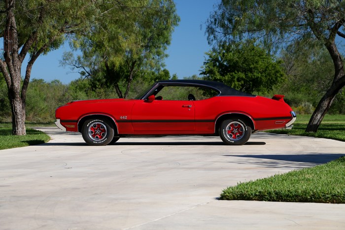 1970 Oldsmobile 442 Holiday Coupe