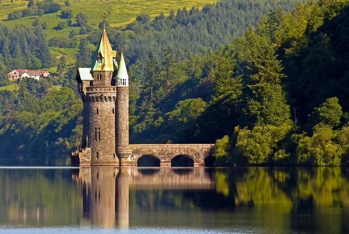 Lake Vyrnwy Tower and Dam, Wales