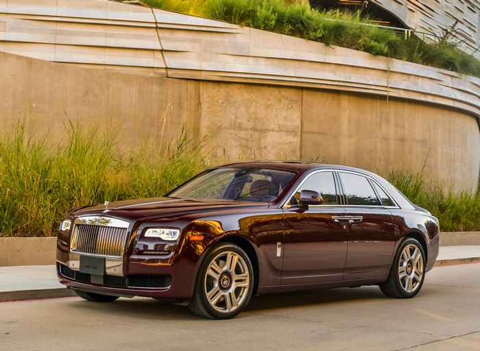 4K 2015 Rolls-Royce Ghost Luxury Car
