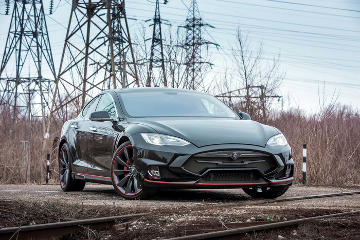 4K 2015 Larte Design Tesla Model S Elizabeta
