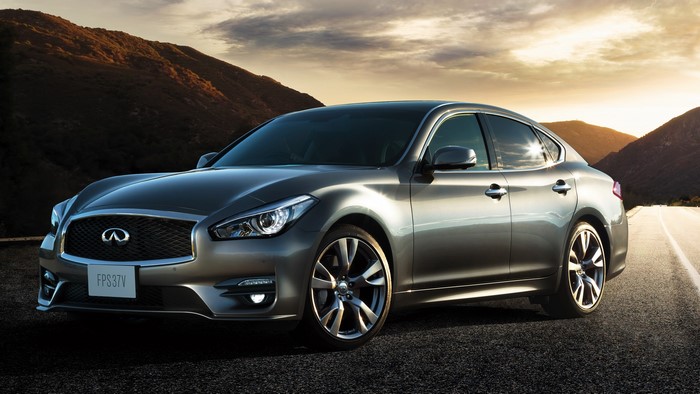 Infiniti Fuga Hybrid Y51 sedan on a road