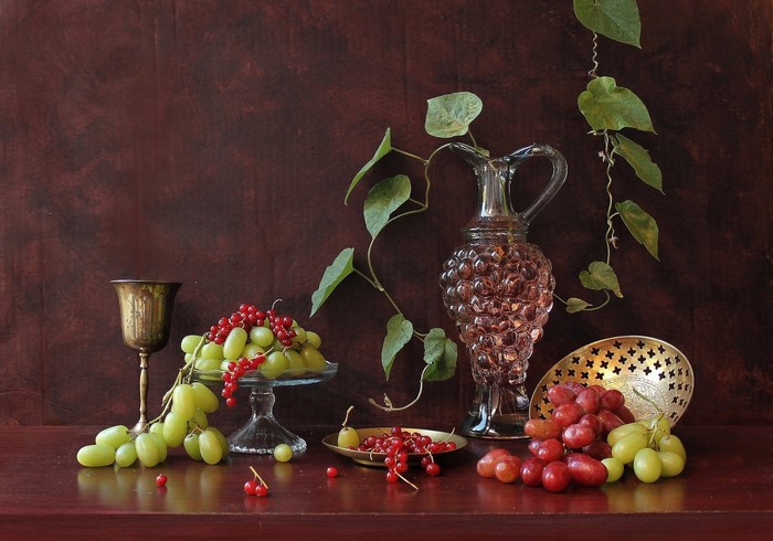 Still-life with grapes, currants, and a jug