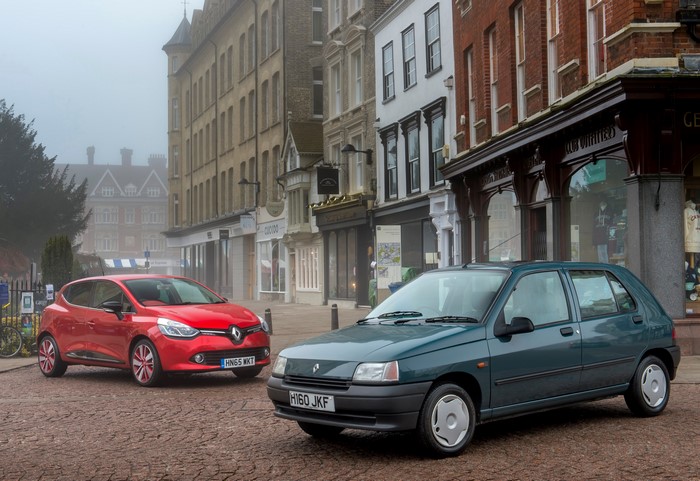 Two Renault Clio cars on a street
