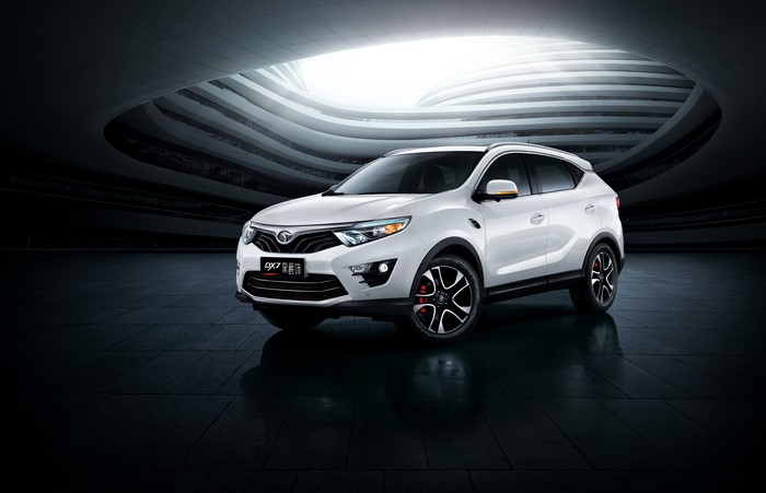 4K 2015 Soueast DX7 by Pininfarina
