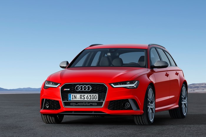 4K Red Audi RS 6 Avant Front