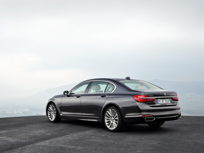 4K 2015 BMW 750Li xDrive G12